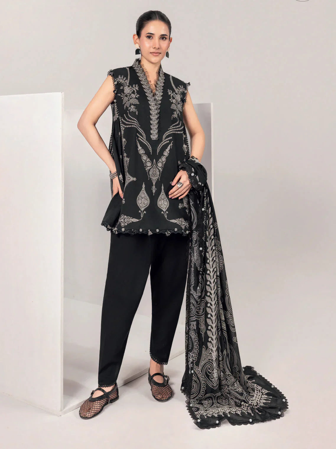Maria.B. M.Basics 3B – Printed Lawn Suit with Voile Dupatta