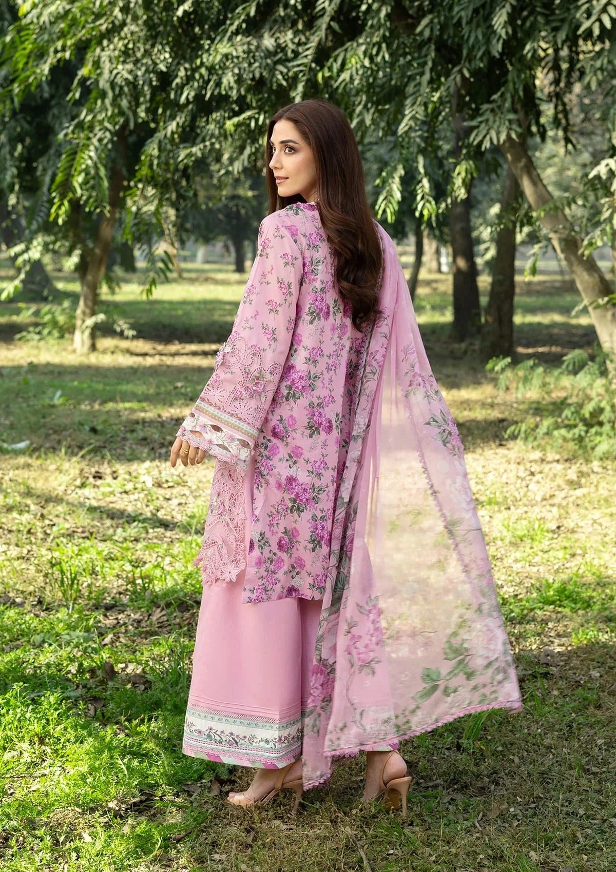 Elaf Premium Print Chikankari Lawn Unstitched 3PC Suit – ERC-3A Man Mayal