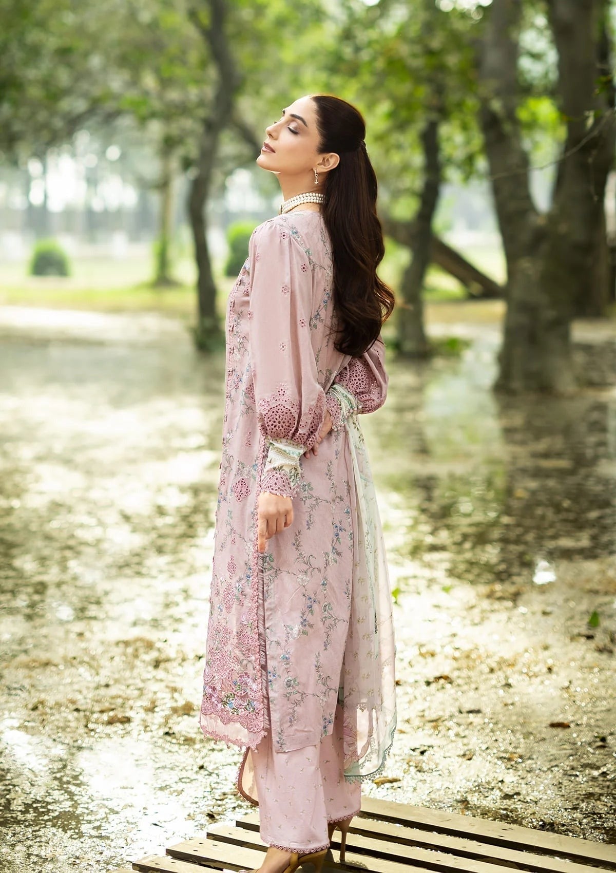 Elaf Premium Print Chikankari Lawn Unstitched 3PC Suit – ERC-8A Sahaa