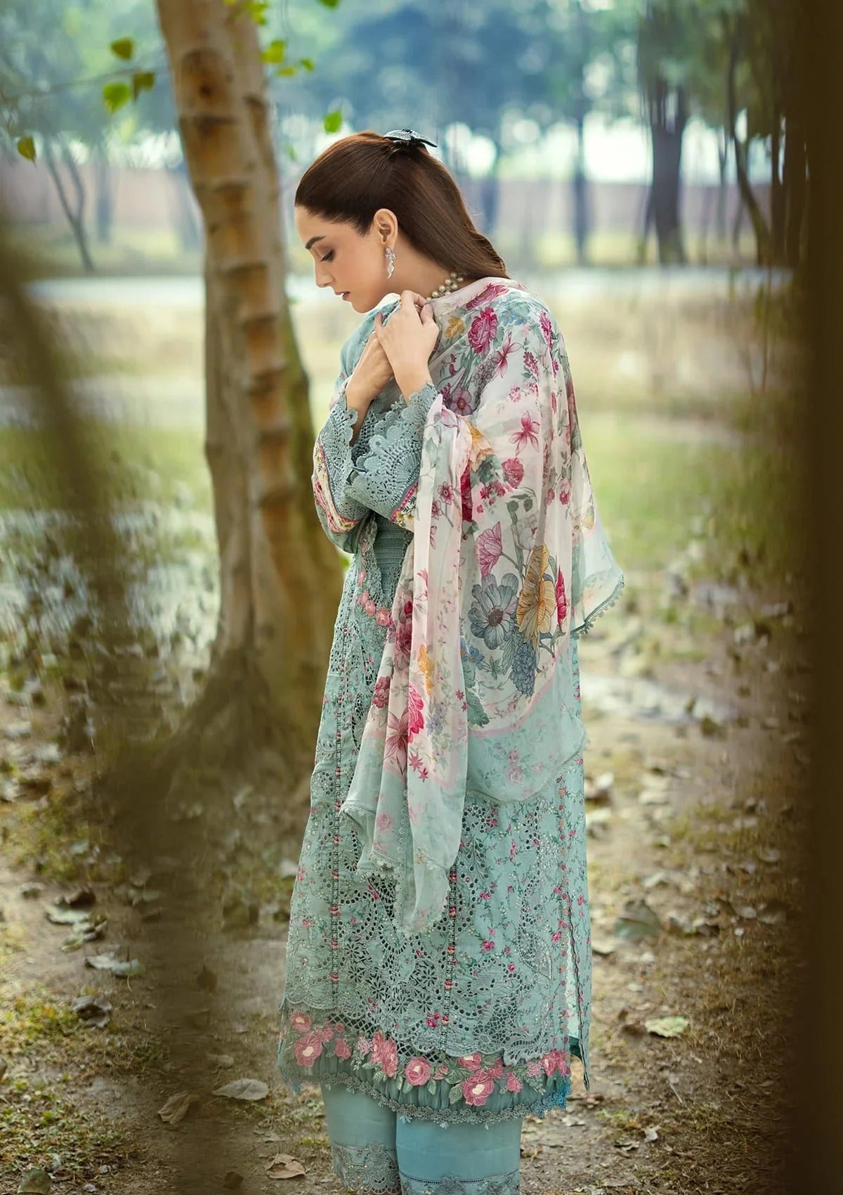 Elaf Premium Print Chikankari Lawn Unstitched 3PC Suit – ERC-2B Batik