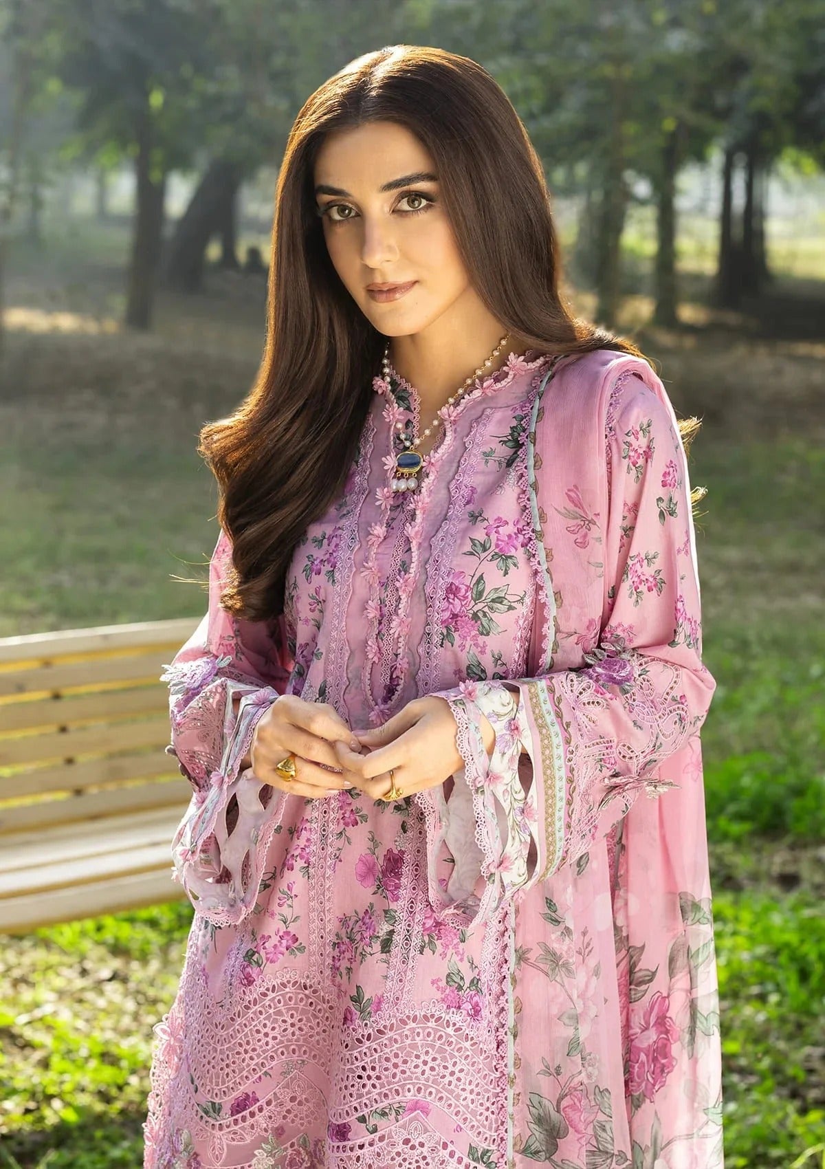 Elaf Premium Print Chikankari Lawn Unstitched 3PC Suit – ERC-3A Man Mayal