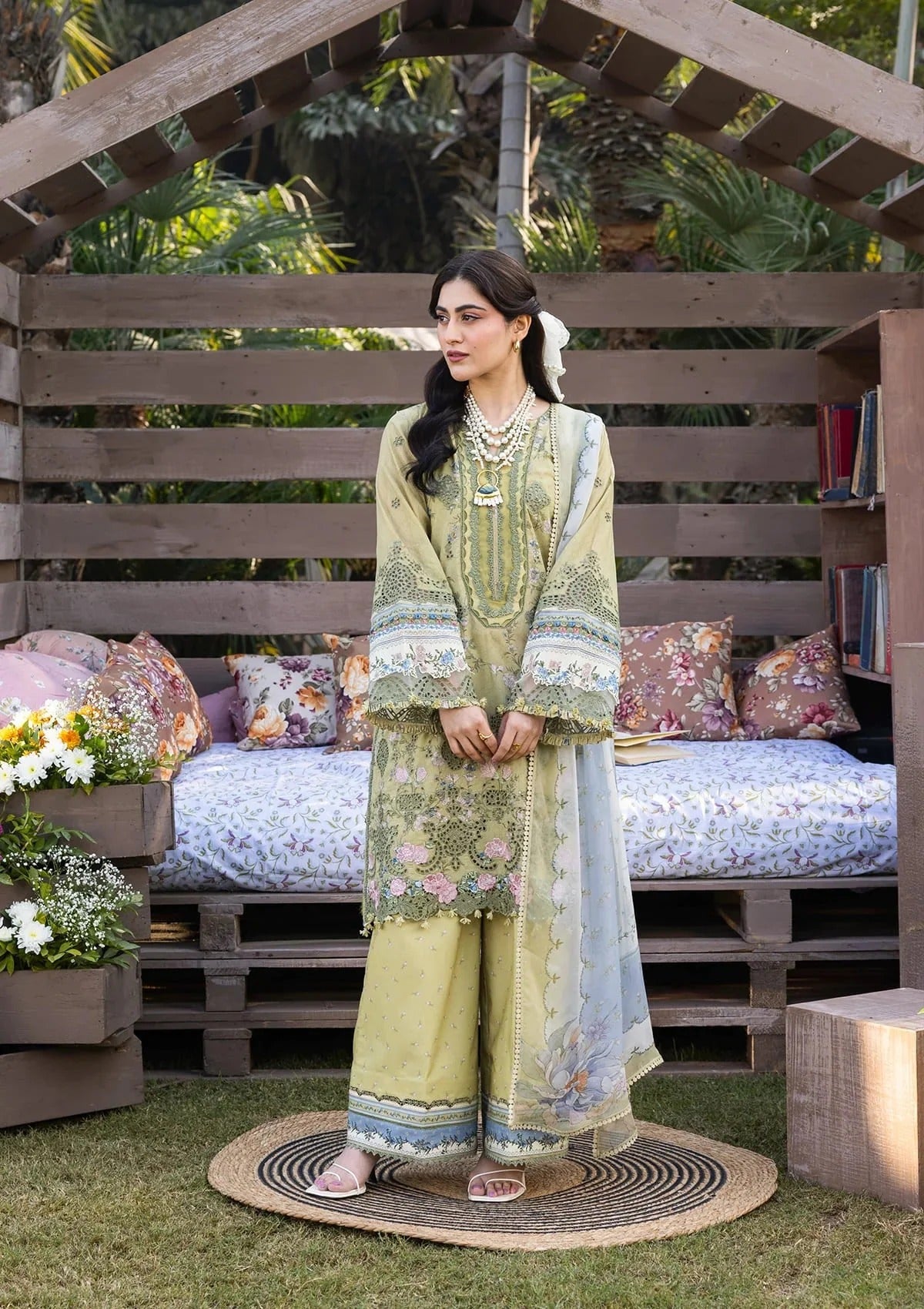 Elaf Premium Print Chikankari Lawn Unstitched 3PC Suit – ERC-8B Menah