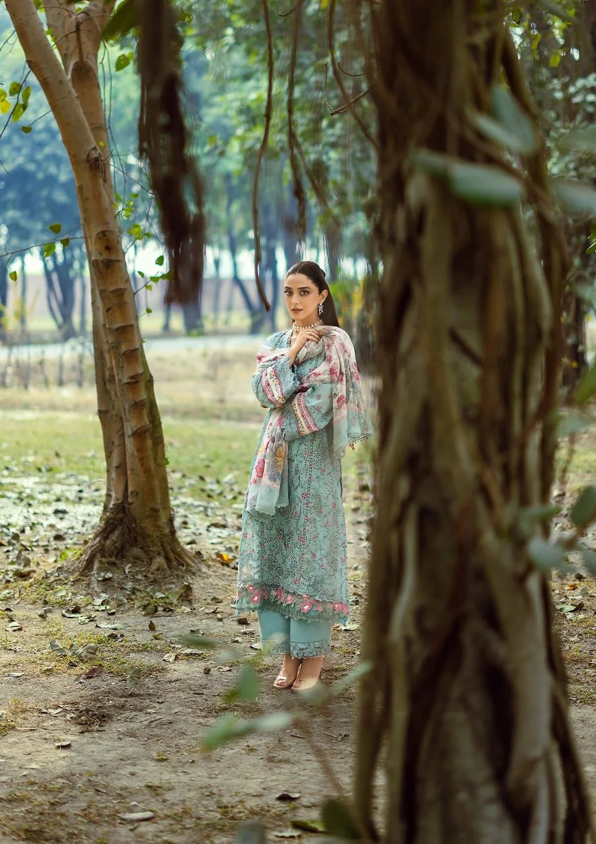 Elaf Premium Print Chikankari Lawn Unstitched 3PC Suit – ERC-2B Batik