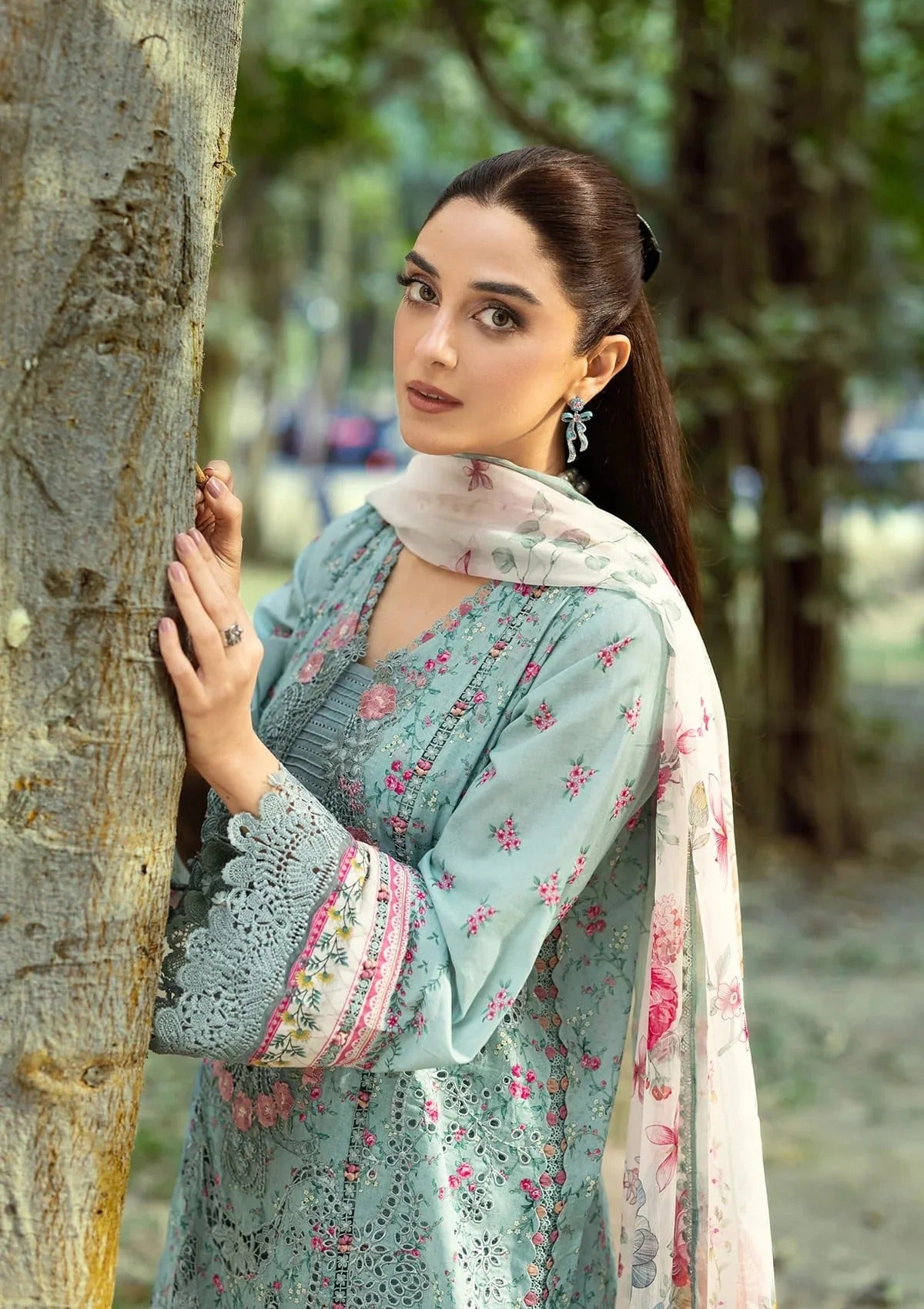 Elaf Premium Print Chikankari Lawn Unstitched 3PC Suit – ERC-2B Batik