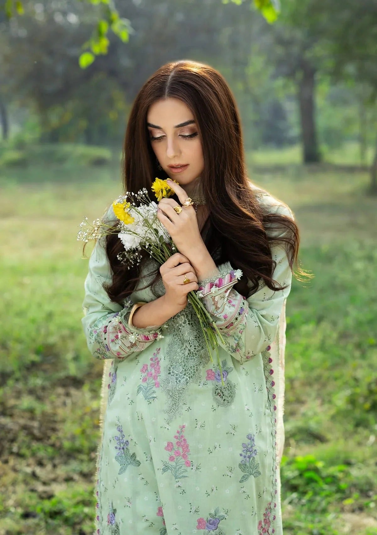 Elaf Premium Print Chikankari Lawn Unstitched 3PC Suit – ERC-7B Nahl