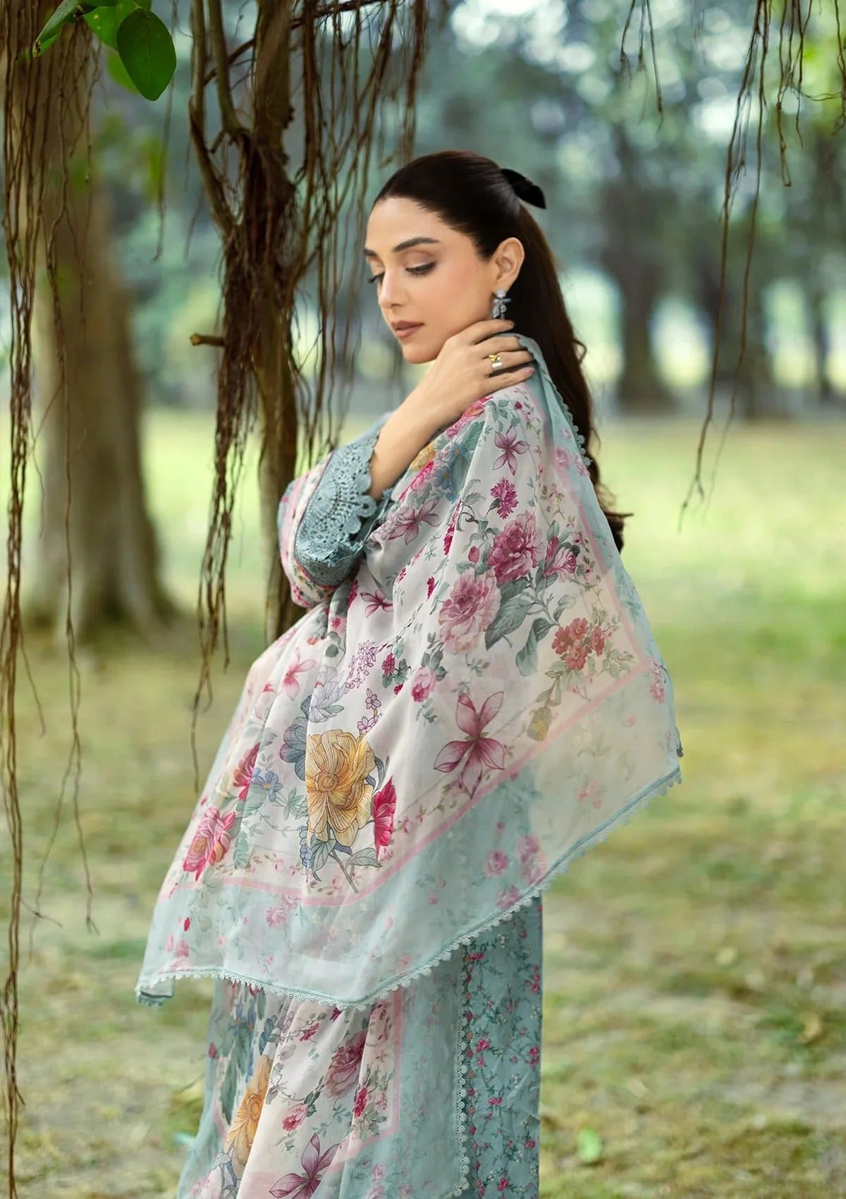 Elaf Premium Print Chikankari Lawn Unstitched 3PC Suit – ERC-2B Batik