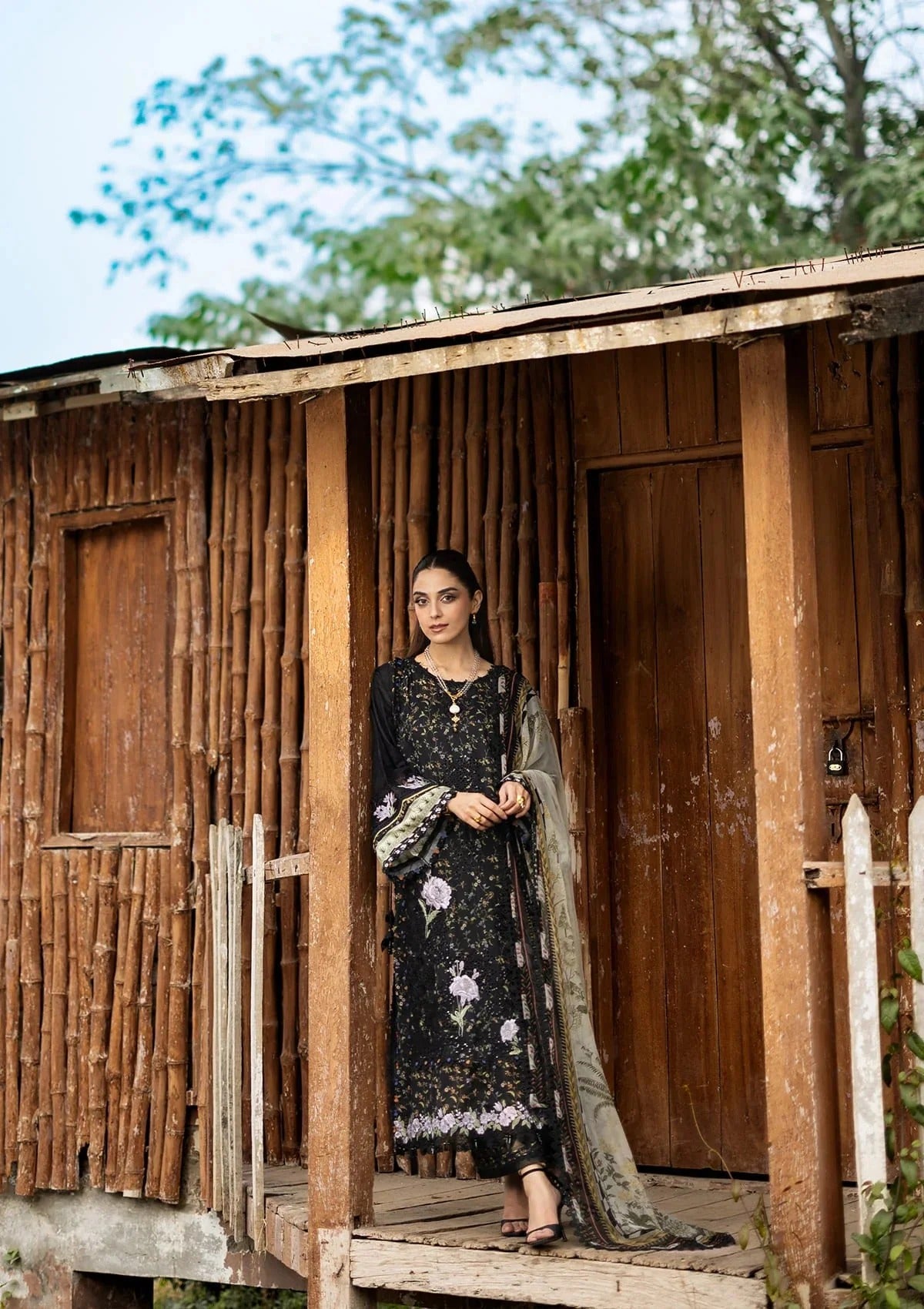 Elaf Premium Print Chikankari Lawn Unstitched 3PC Suit – ERC-4A Koyal