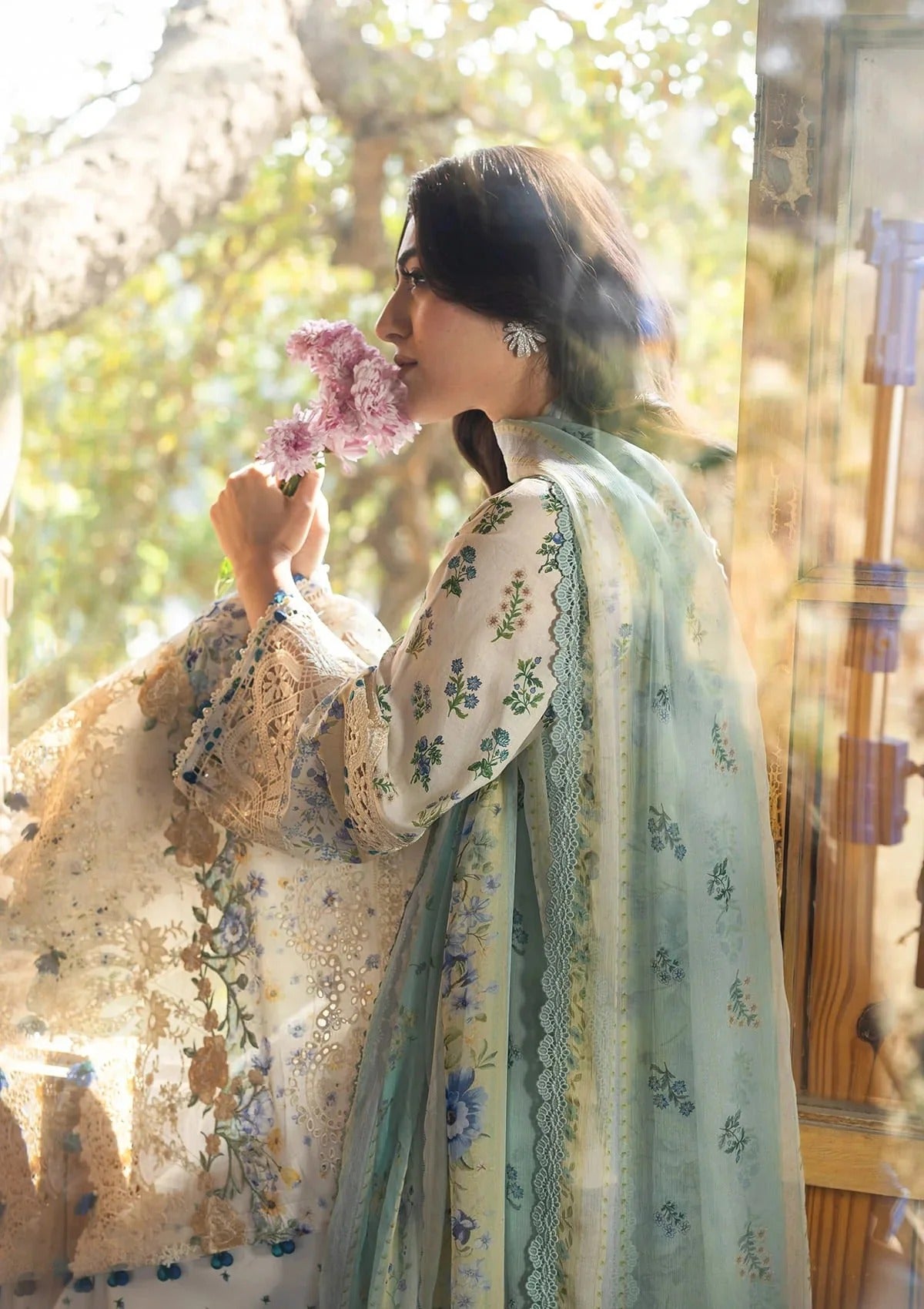 Elaf Premium Print Chikankari Lawn Unstitched 3PC Suit – ERC-1A Sahil