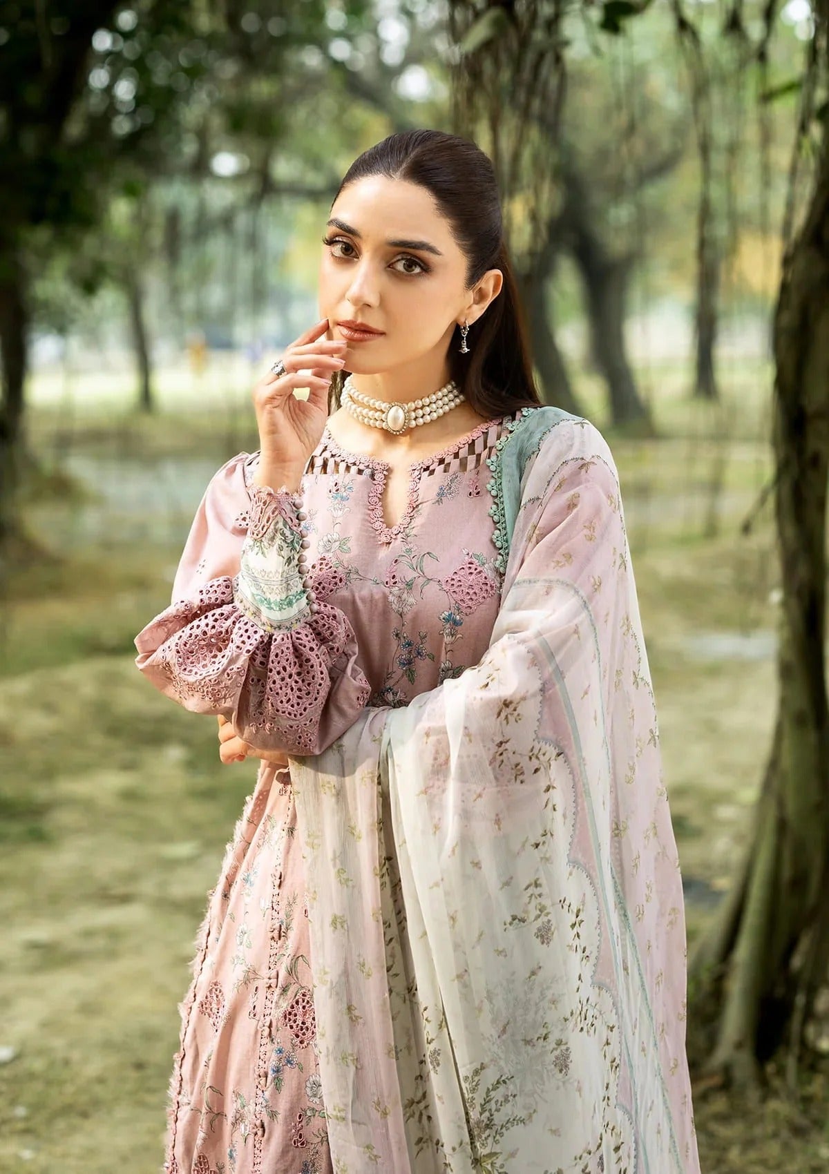 Elaf Premium Print Chikankari Lawn Unstitched 3PC Suit – ERC-8A Sahaa