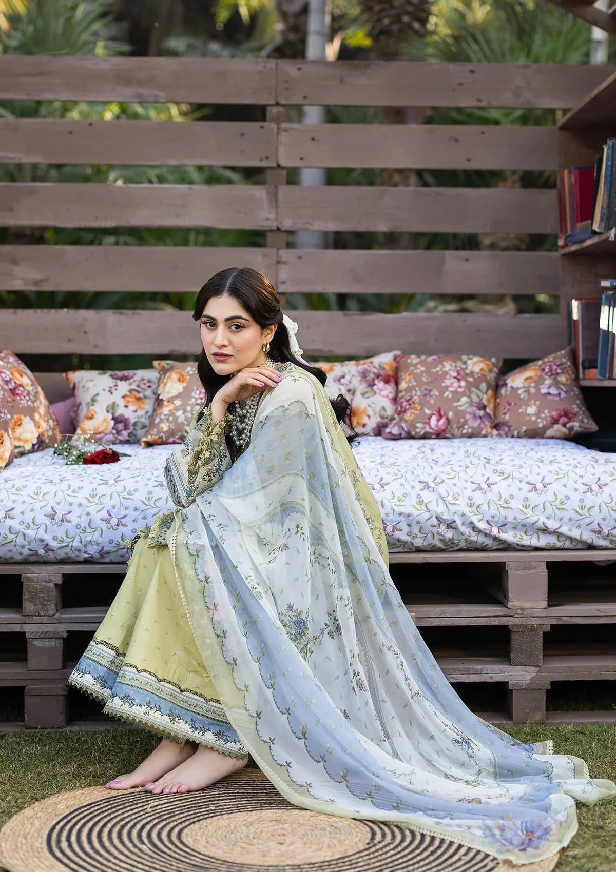 Elaf Premium Print Chikankari Lawn Unstitched 3PC Suit – ERC-8B Menah