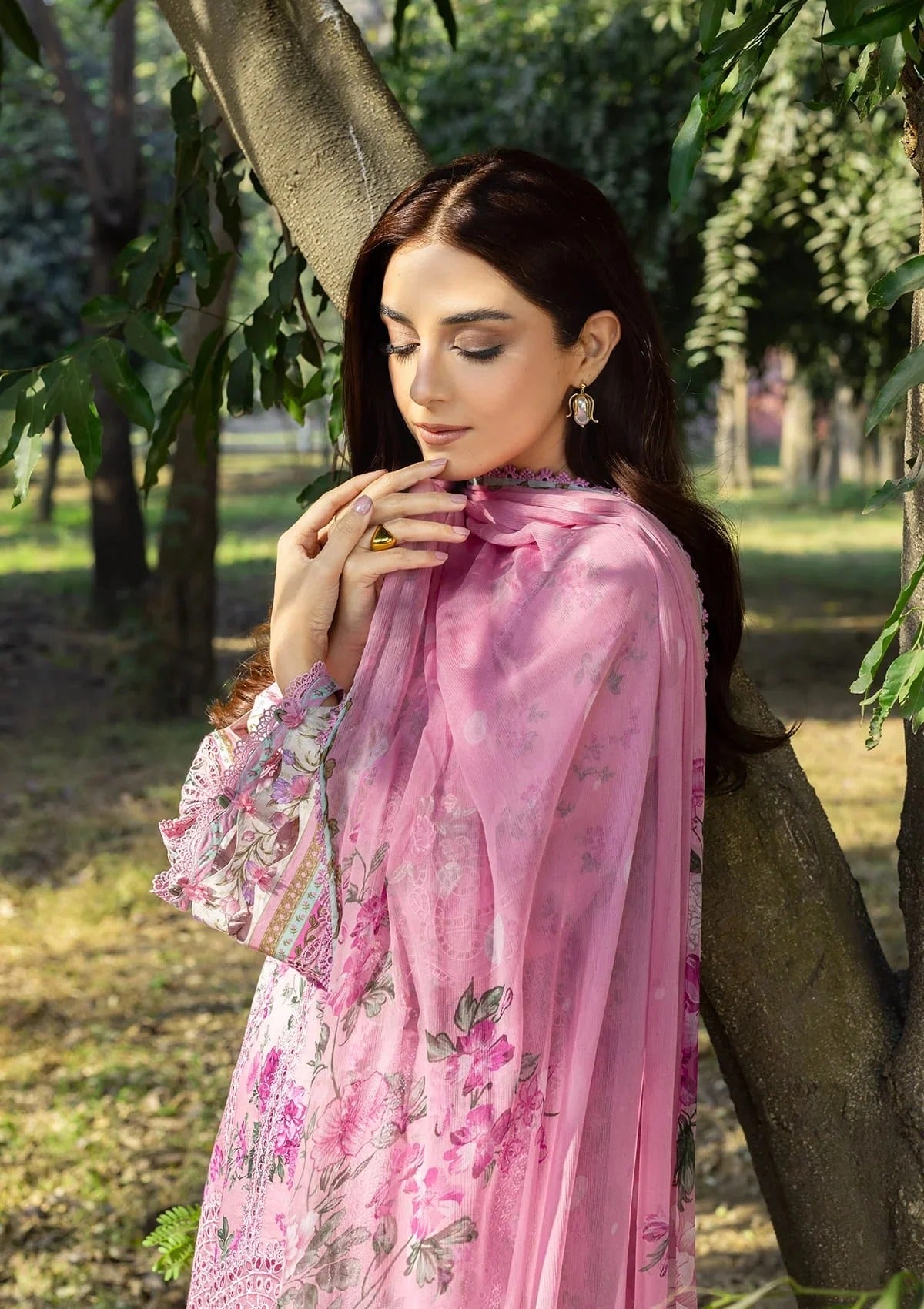 Elaf Premium Print Chikankari Lawn Unstitched 3PC Suit – ERC-3A Man Mayal