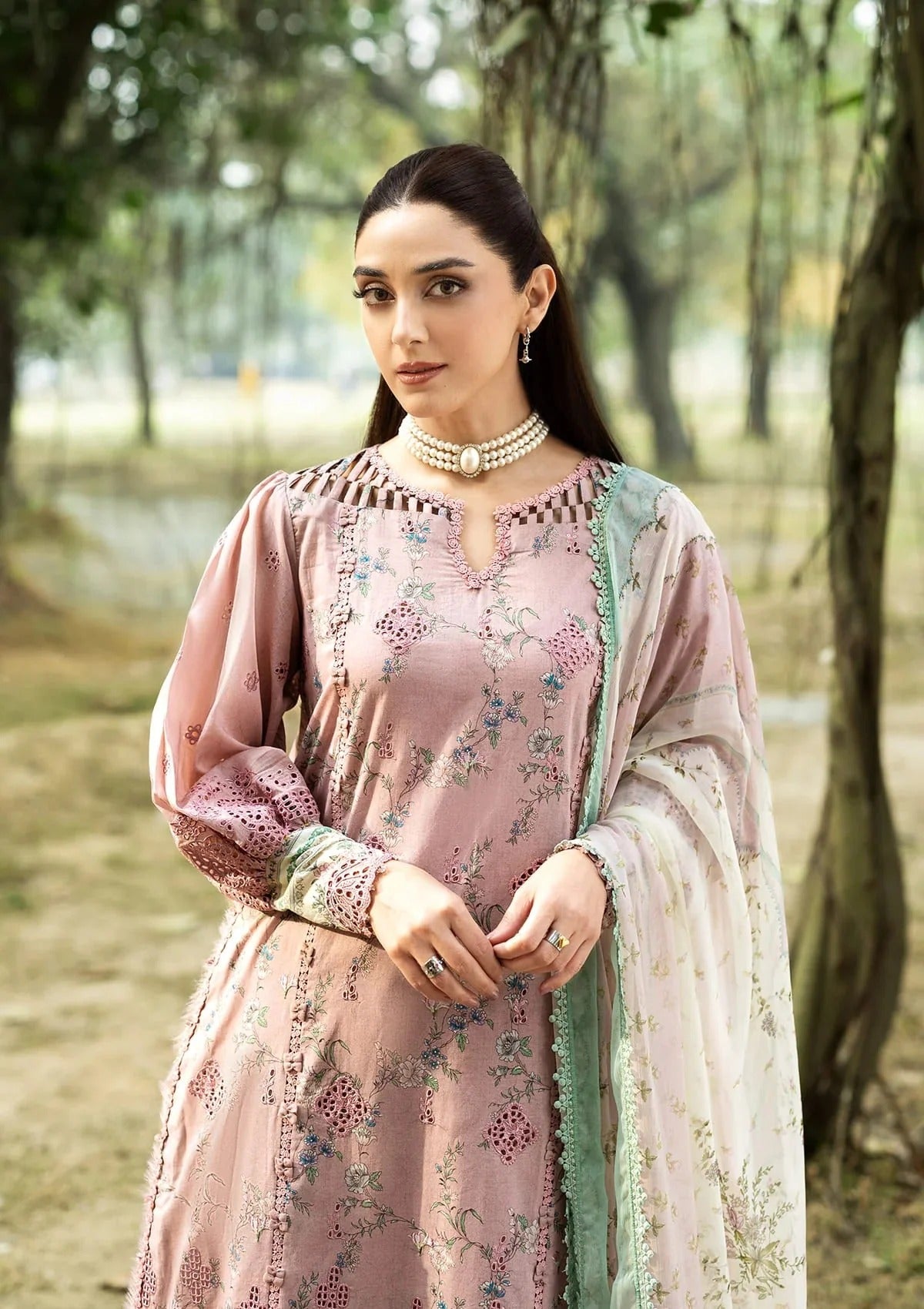 Elaf Premium Print Chikankari Lawn Unstitched 3PC Suit – ERC-8A Sahaa